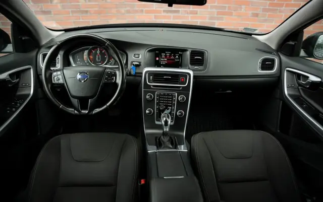 VOLVO S60 D3 Drive-E Momentum