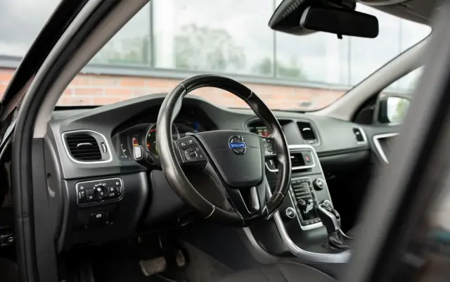 VOLVO S60 D3 Drive-E Momentum