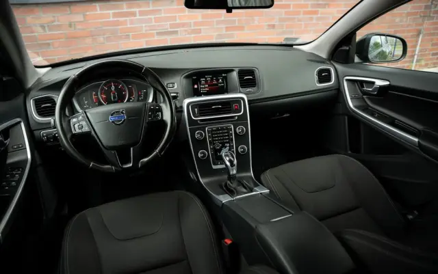 VOLVO S60 D3 Drive-E Momentum