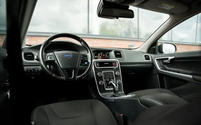 VOLVO S60 D3 Drive-E Momentum