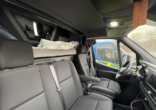 MERCEDES-BENZ SPRINTER 