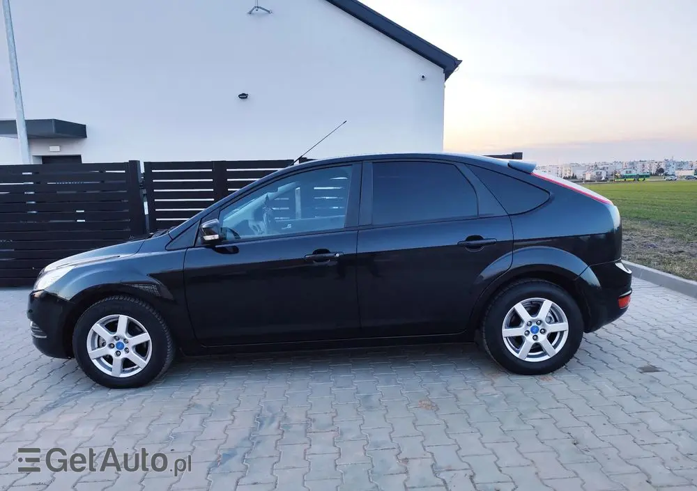 FORD Focus 1.6 Ti-VCT Black Magic