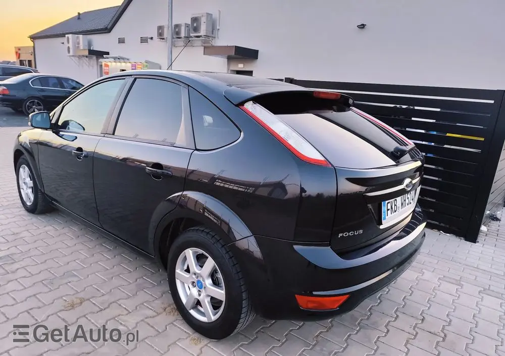 FORD Focus 1.6 Ti-VCT Black Magic
