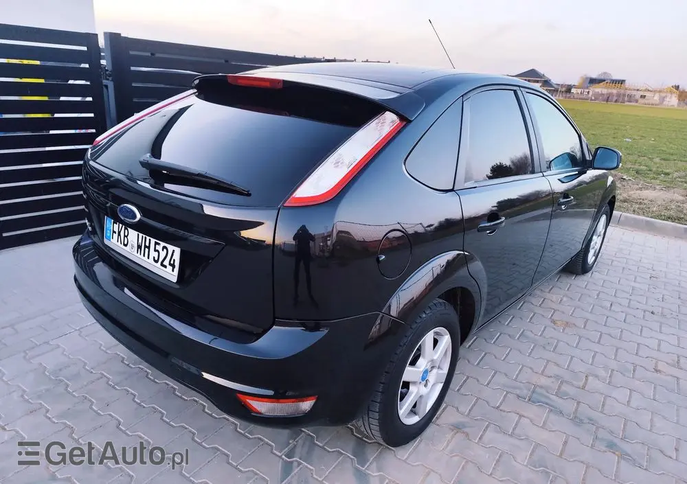 FORD Focus 1.6 Ti-VCT Black Magic