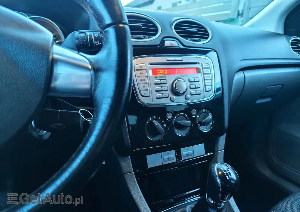 FORD Focus 1.6 Ti-VCT Black Magic