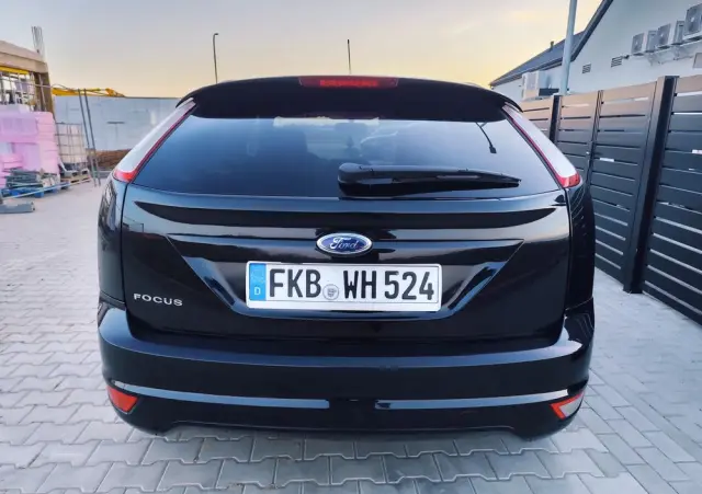 FORD Focus 1.6 Ti-VCT Black Magic