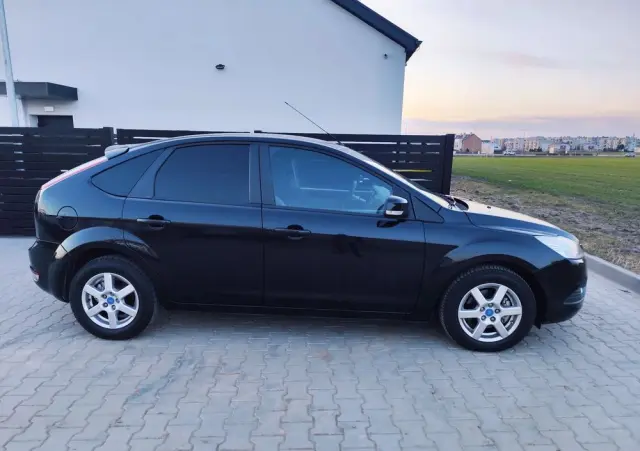FORD Focus 1.6 Ti-VCT Black Magic