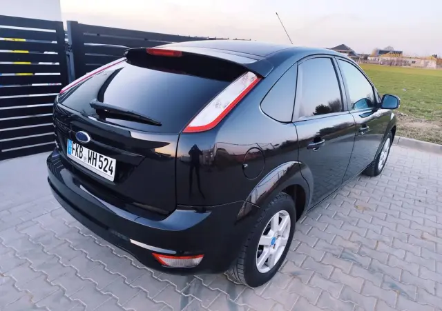 FORD Focus 1.6 Ti-VCT Black Magic
