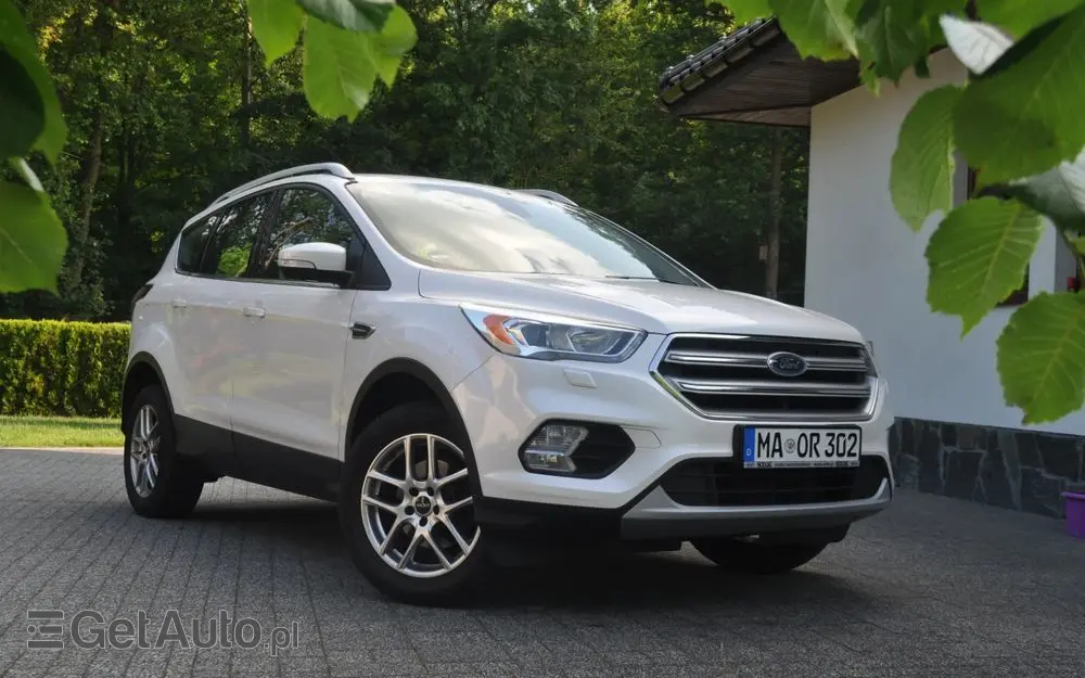 FORD Kuga 1.5 EcoBoost 2x4 Titanium