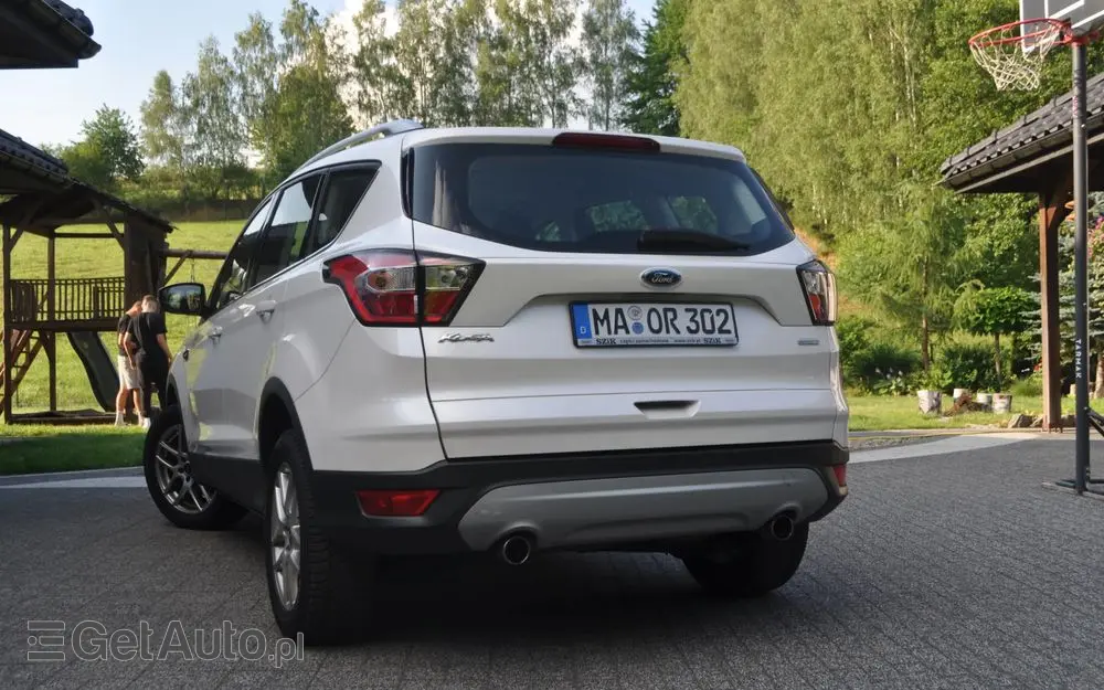 FORD Kuga 1.5 EcoBoost 2x4 Titanium