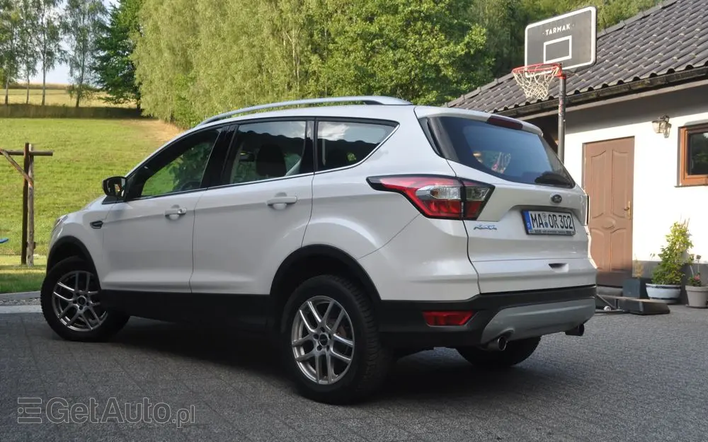 FORD Kuga 1.5 EcoBoost 2x4 Titanium