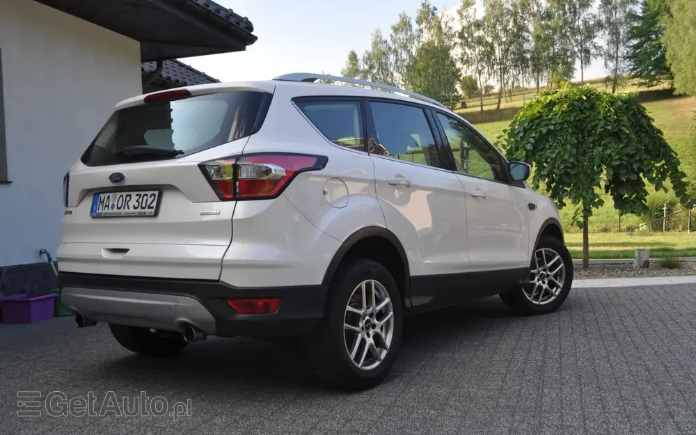 FORD Kuga 1.5 EcoBoost 2x4 Titanium