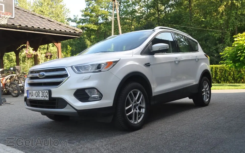 FORD Kuga 1.5 EcoBoost 2x4 Titanium