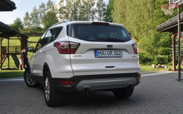 FORD Kuga 1.5 EcoBoost 2x4 Titanium