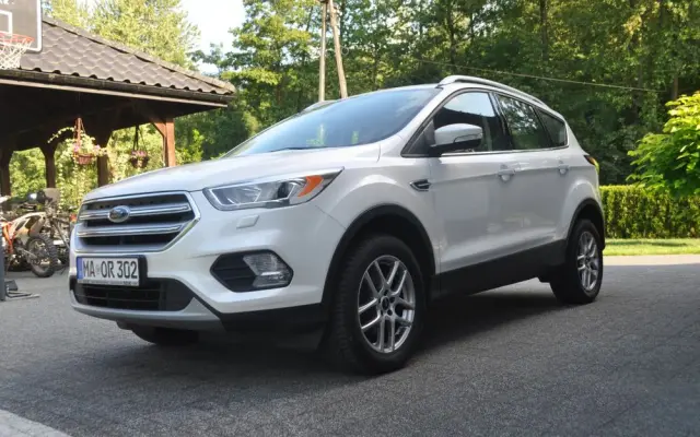 FORD Kuga 1.5 EcoBoost 2x4 Titanium