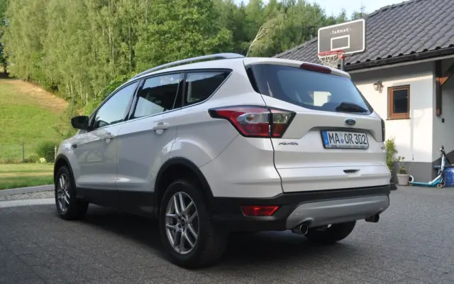 FORD Kuga 1.5 EcoBoost 2x4 Titanium