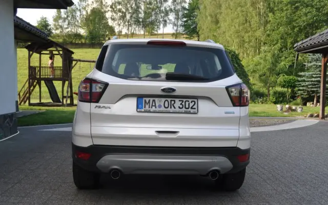FORD Kuga 1.5 EcoBoost 2x4 Titanium