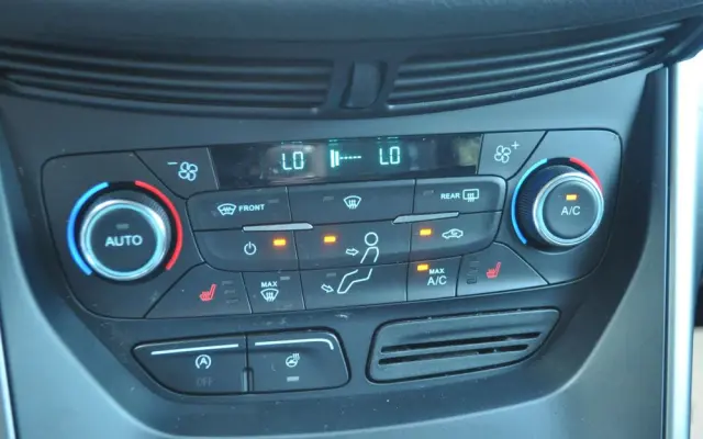 FORD Kuga 1.5 EcoBoost 2x4 Titanium
