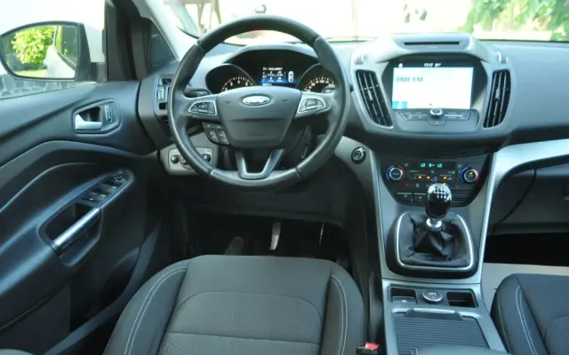 FORD Kuga 1.5 EcoBoost 2x4 Titanium