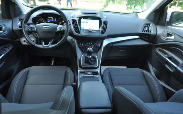 FORD Kuga 1.5 EcoBoost 2x4 Titanium