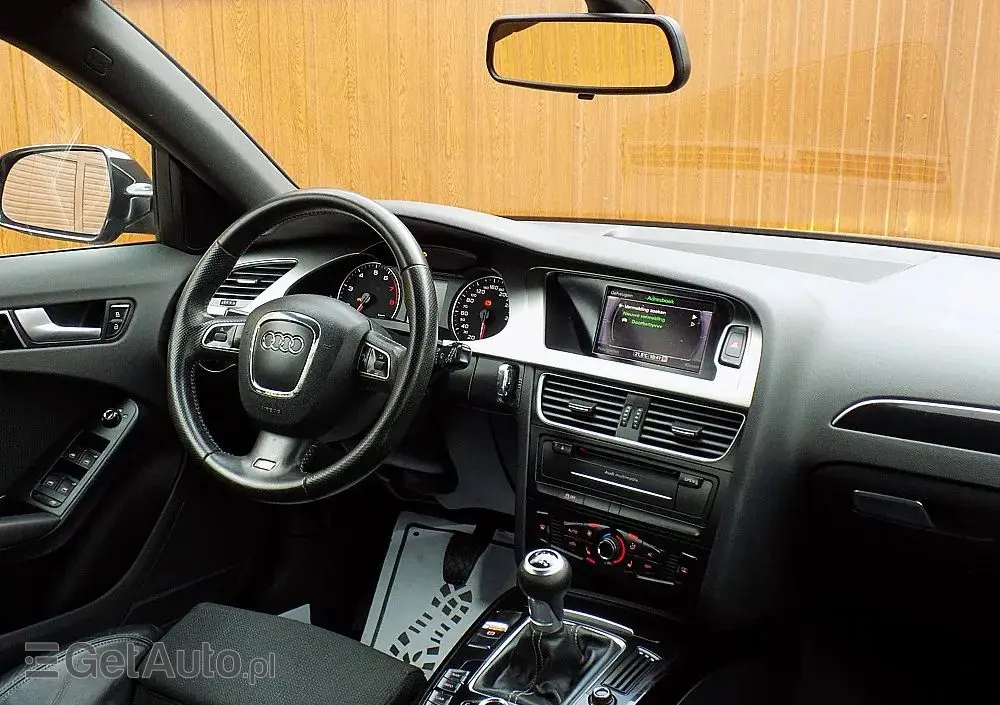 AUDI A4 Avant 1.8 TFSI S line Sportpaket