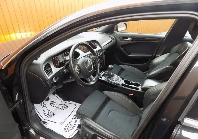 AUDI A4 Avant 1.8 TFSI S line Sportpaket