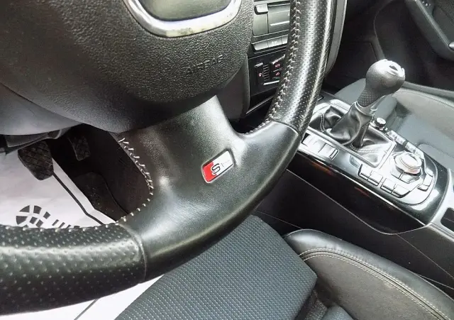 AUDI A4 Avant 1.8 TFSI S line Sportpaket