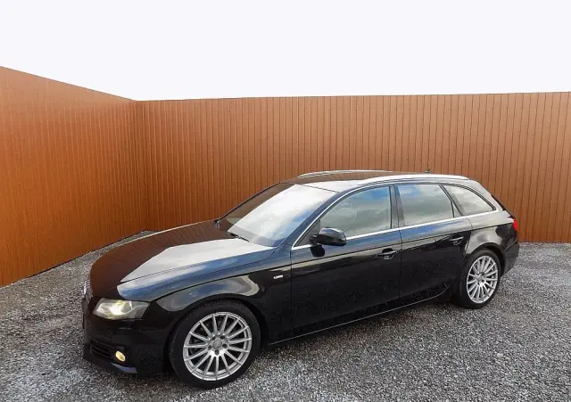 AUDI A4 Avant 1.8 TFSI S line Sportpaket