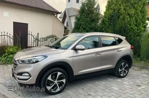 HYUNDAI Tucson 
