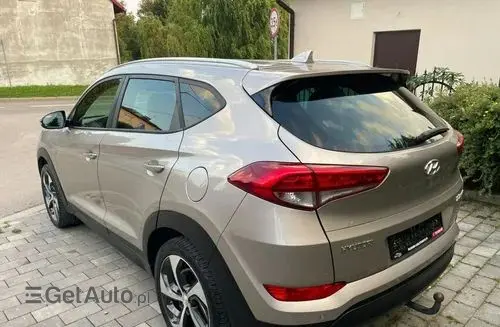 HYUNDAI Tucson 