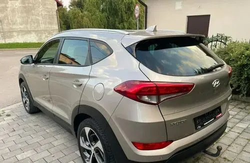 HYUNDAI Tucson 