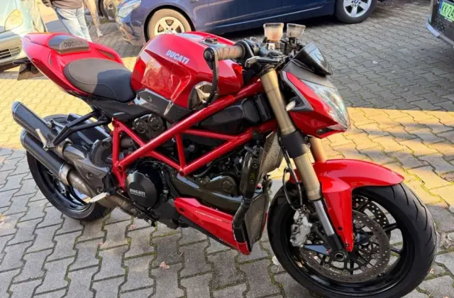DUCATI Streetfighter 848 