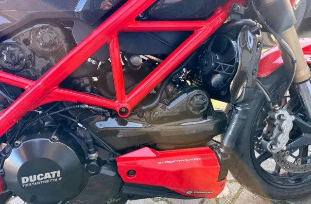 DUCATI Streetfighter 848 