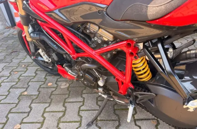 DUCATI Streetfighter 848 
