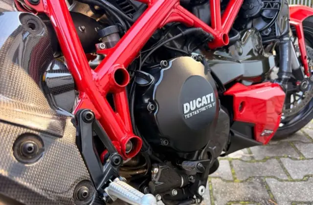 DUCATI Streetfighter 848 