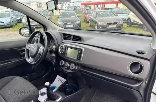 TOYOTA Yaris 