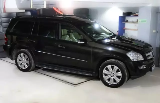 MERCEDES-BENZ GL 