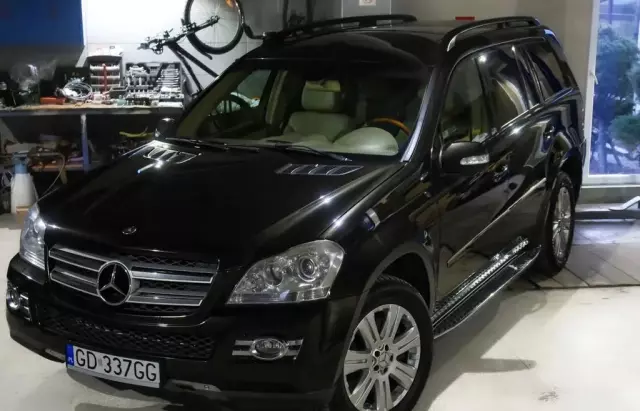 MERCEDES-BENZ GL 