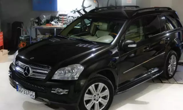 MERCEDES-BENZ GL 