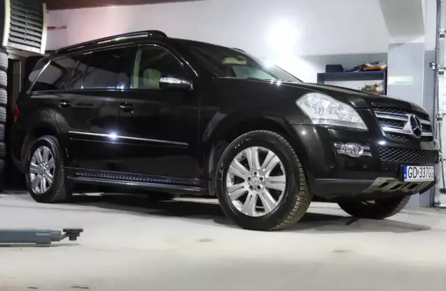 MERCEDES-BENZ GL 