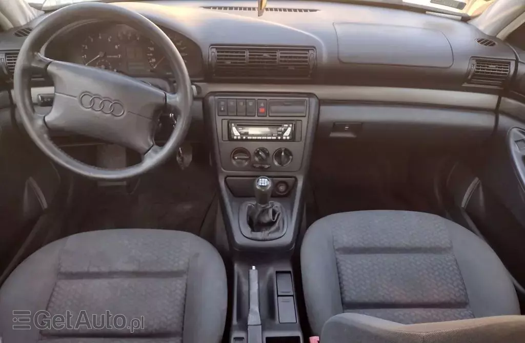AUDI A4 1.6i (101 KM)