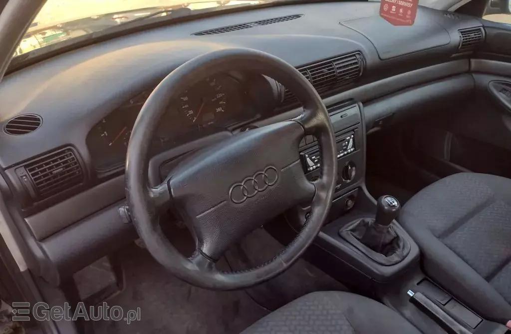 AUDI A4 1.6i (101 KM)