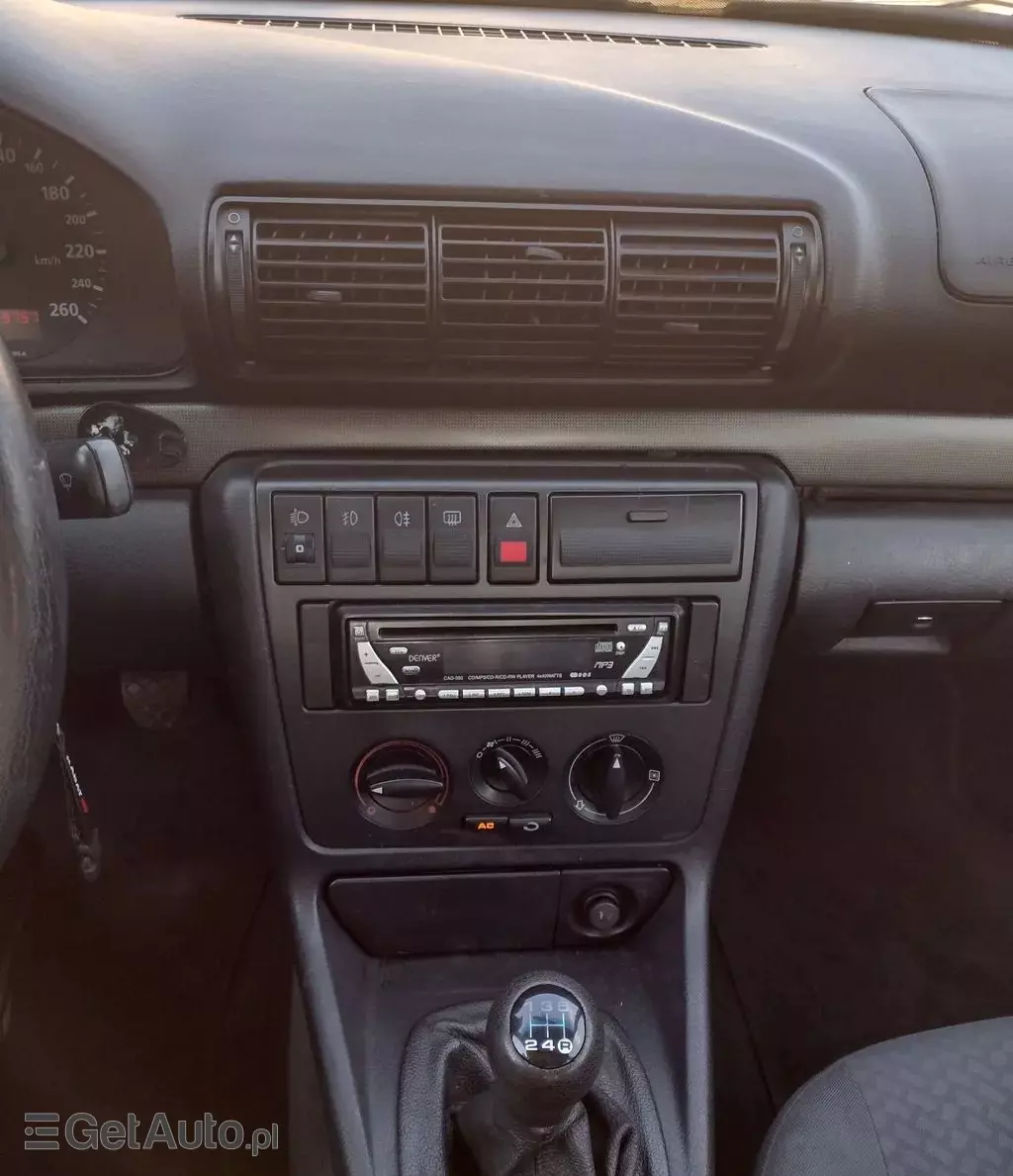 AUDI A4 1.6i (101 KM)