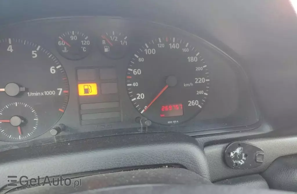 AUDI A4 1.6i (101 KM)
