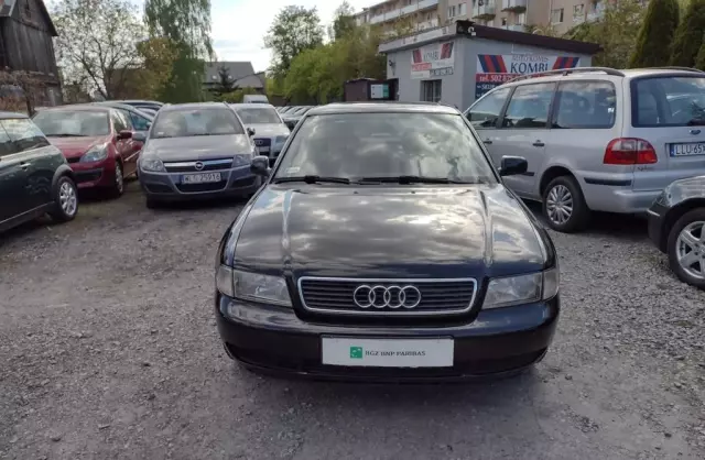 AUDI A4 1.6i (101 KM)