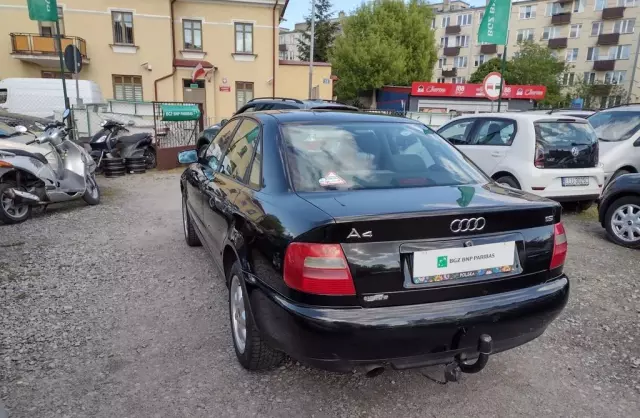 AUDI A4 1.6i (101 KM)