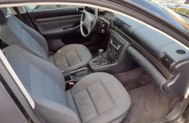 AUDI A4 1.6i (101 KM)