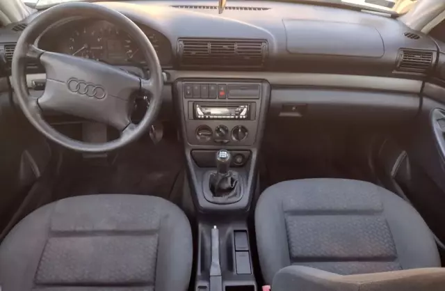 AUDI A4 1.6i (101 KM)