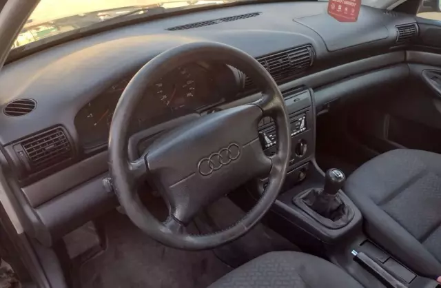 AUDI A4 1.6i (101 KM)