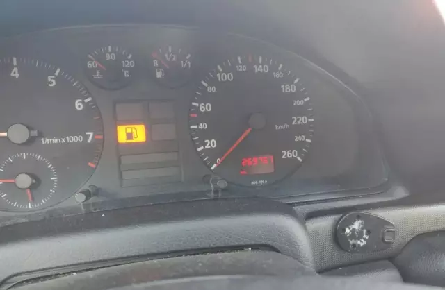 AUDI A4 1.6i (101 KM)